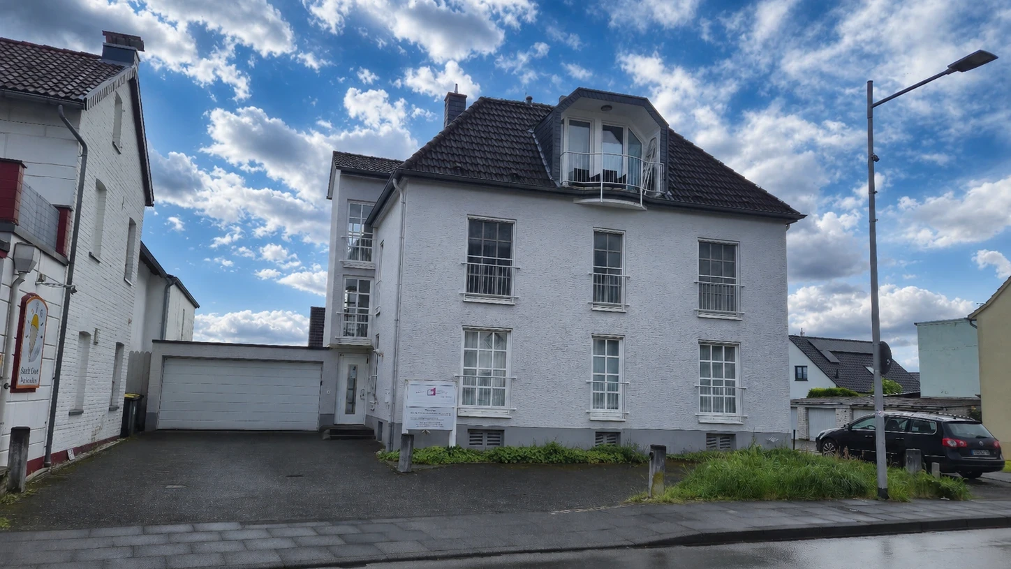 Außenansicht des Praxisgebäudes